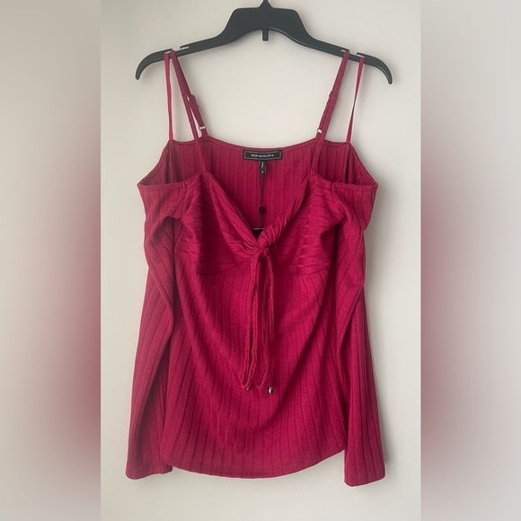 BCBGMAXAZRIA Red Cold Shoulder Knit Top Size Medium - Picture 2 of 8